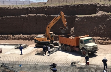 تامین مصالح و اجرای پروژه احداث مخزن 5000 مترمکعبی طرح انتقال آب صنعتی – فولاد زرند ایرانیان